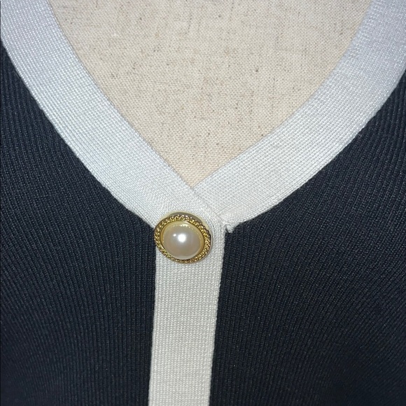 Bebe Black and White Knit Button Set - Picture 12 of 15